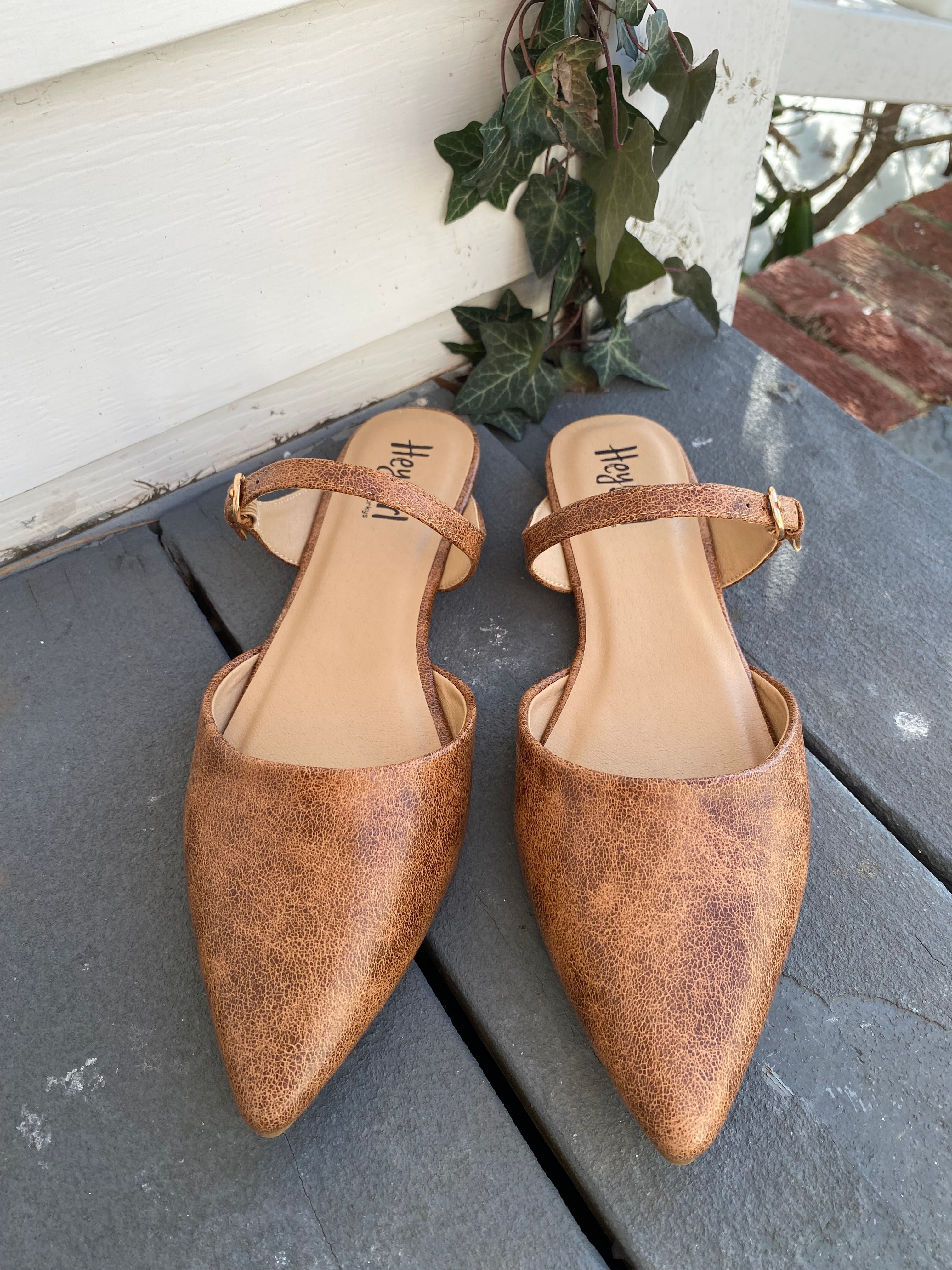 【新品】オリバーガル The Best Things in Flats Wanna Grab Drinks Flats - Cognac Distressed | Nina Bell's Cottage